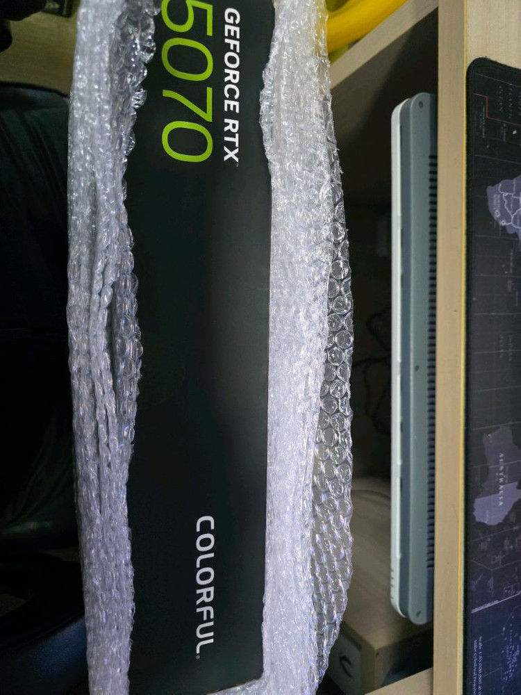 미개봉 새제품 RTX 5070 그래픽카드 이미지