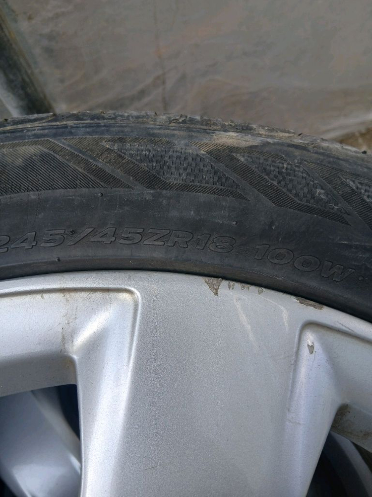 아우디 A6 18인치 휠타이어 4짝모두 27만원 이미지