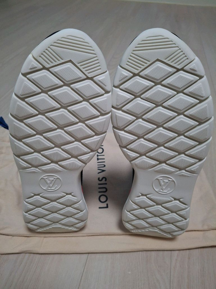 (정품) 새상품 루이비통 로고 큐빅 삭스러너 여성 스니커즈 이미지