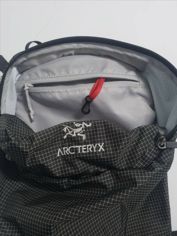 아크테릭스 컨실15 블랙 이미지