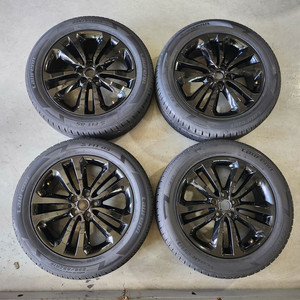 올뉴카니발 19인치 새타이어 블랙휠 순정휠 휠타이어 / 싼타페 쏘렌토 이미지