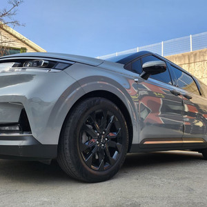 카니발KA4 19인치 4세대 시그니처 순정휠 블랙휠 팝니다 이미지