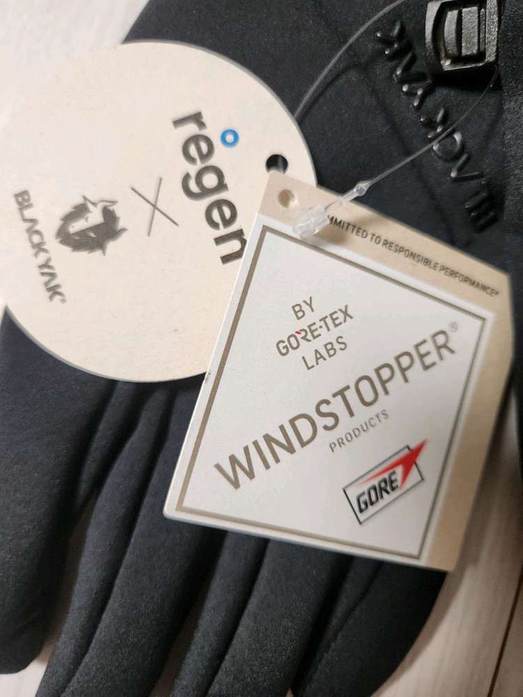 택 새상품) 블랙야크 BAC윈드스토퍼 방한 고어텍스 글러브 휴대폰터치 사이즈s정가는 85,000원이고 지금은 5만원 이미지