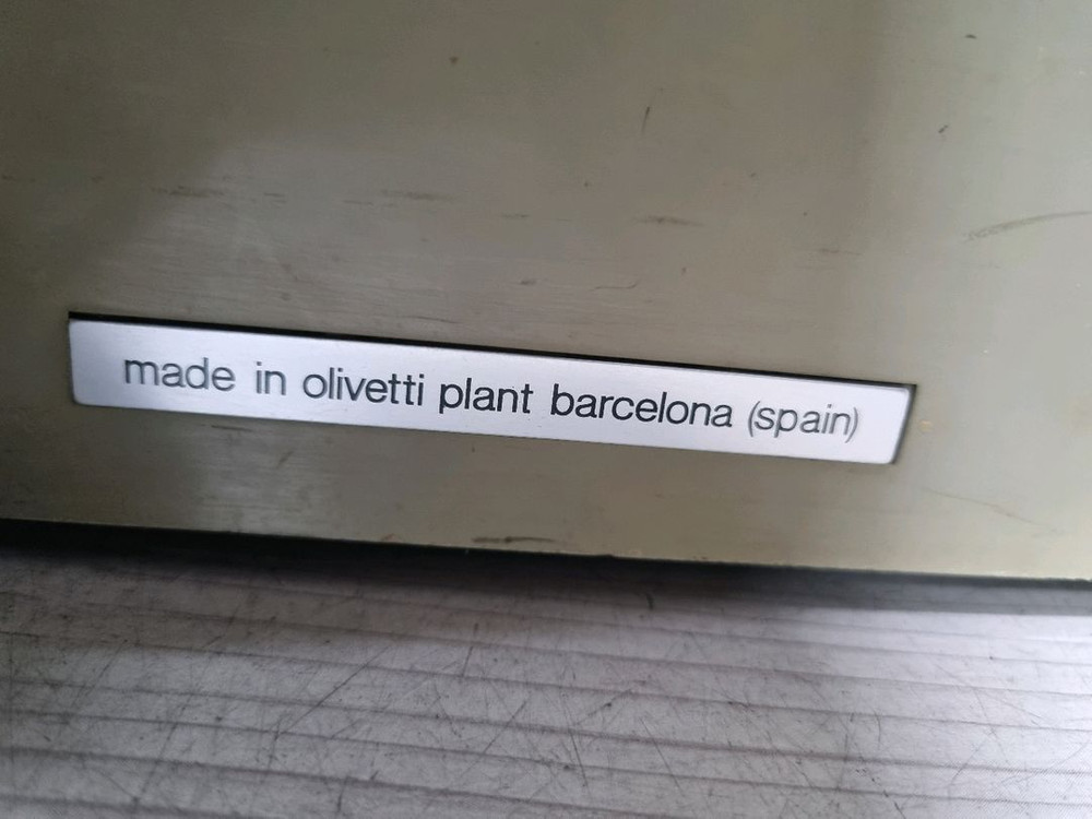 빈티지 올리베티레테라 영문타자기 이미지