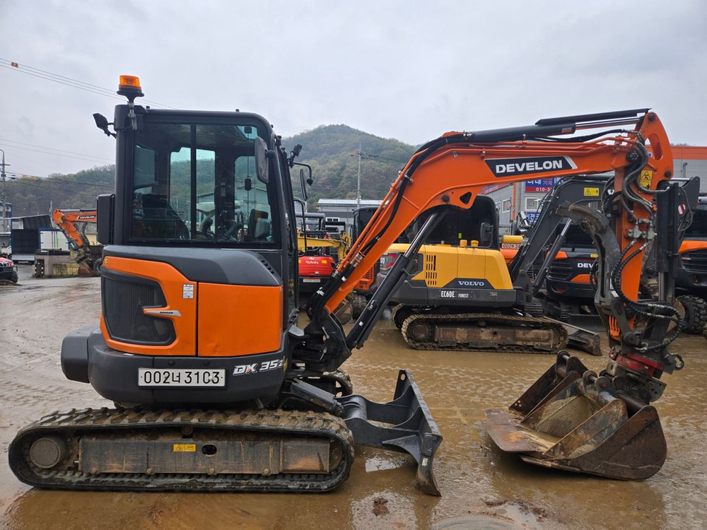 미니굴삭기 DX35캐빈 22년식 저가동회전링크코끼리집게 이미지