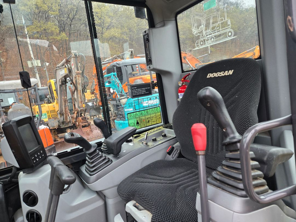 미니굴삭기 DX35캐빈 22년식 저가동회전링크코끼리집게 이미지