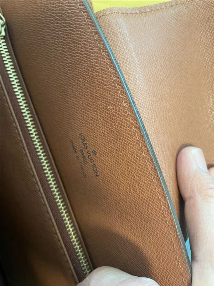 루이비통 모노그램 클러치백 이미지
