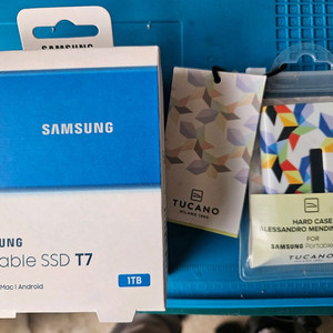 삼성포터블 SSD 1TB T7 + 케이스 세트 이미지
