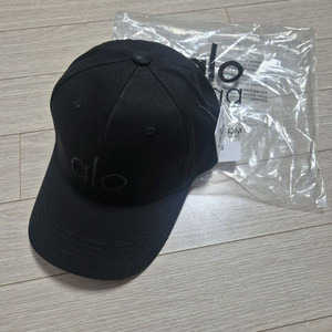 쿨거래시 6만5천! 미착용 새제품 정품 alo 알로 모자 두상커도 깔끔 이쁜모자 남여공용 이미지