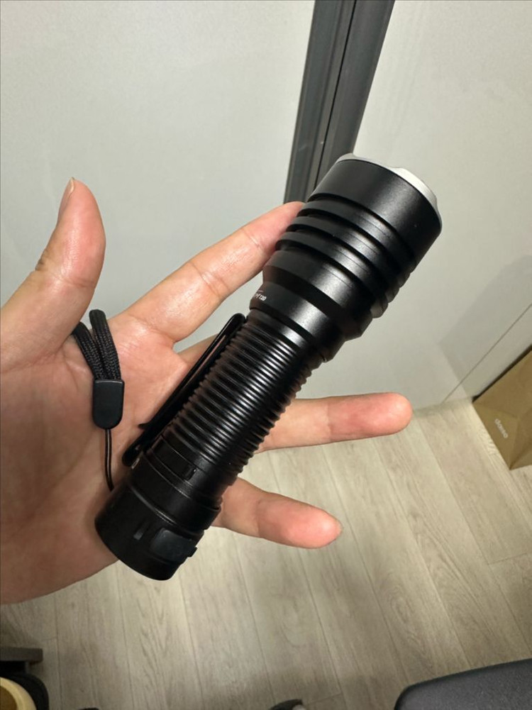 제로빔 T20 LED 랜턴 판매해요 이미지