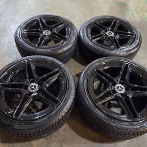 벤츠 W205 C클래스AMG 18인치 정품 휠타이어 이미지