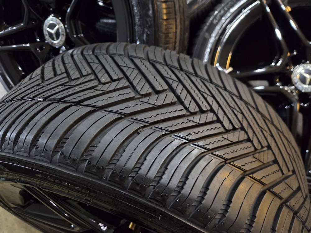 벤츠 W205 C클래스AMG 18인치 정품 휠타이어 이미지
