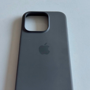 아이폰 16 프로 정품 실리콘 케이스 이미지