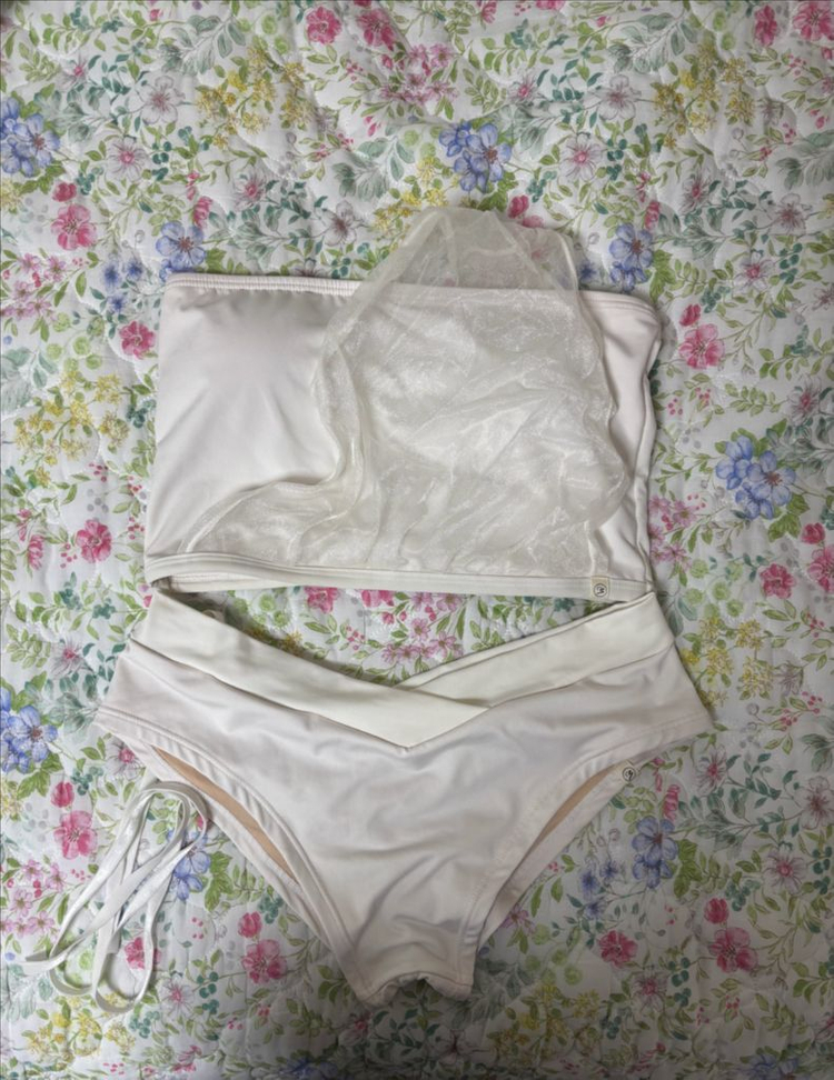 비메이드 폴웨어 홀리데이 세트 이미지