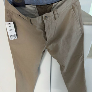 폴로 남자 치노 면바지 이미지
