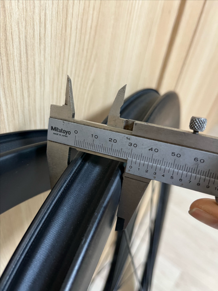 디브용 (디스크브레이크용) 알리 노브랜드 카본 휠셋 급처합니다. 이미지