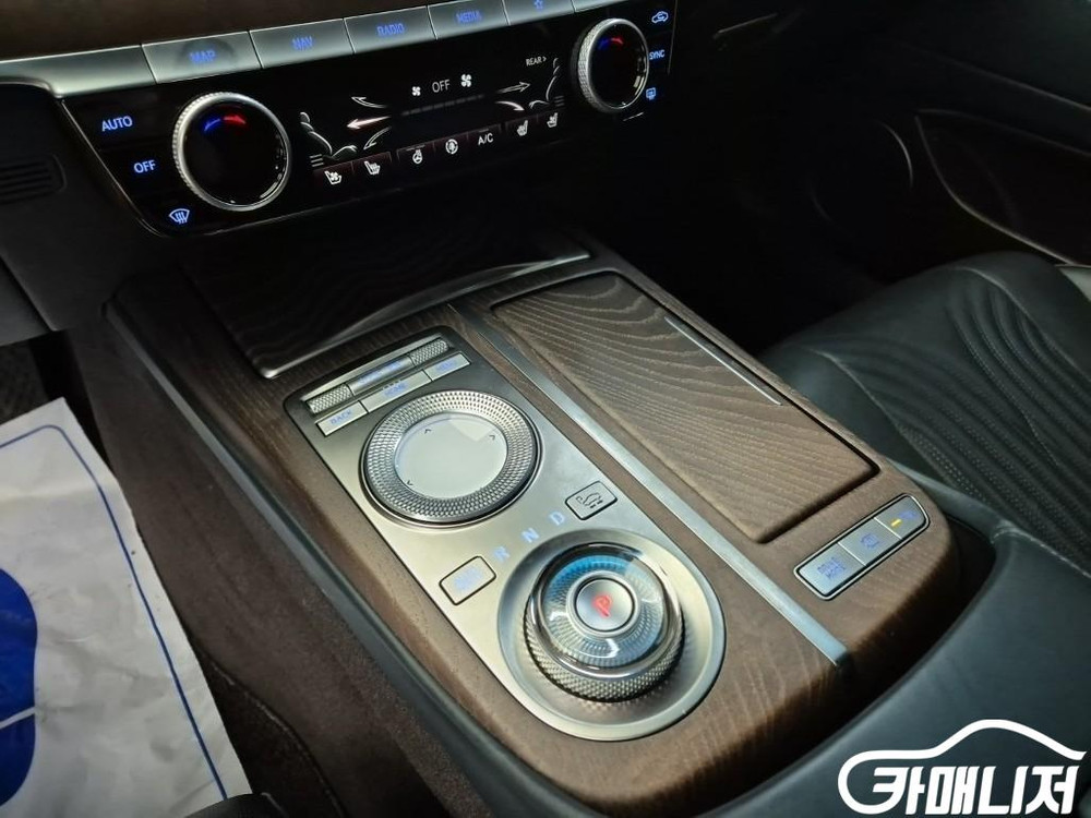 [제네시스]G80(RG3) 2.2 디젤 2WD 기본형 (5인승) 이미지