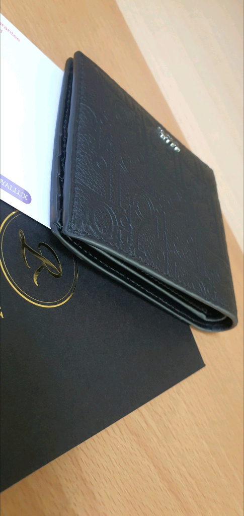 (미사용)디올 그래비티 반지갑 새상품급 정품(감정서O)구찌프라다루이비통고야드샤넬셀린느보테가생로랑발렌시아가버버리가방 이미지