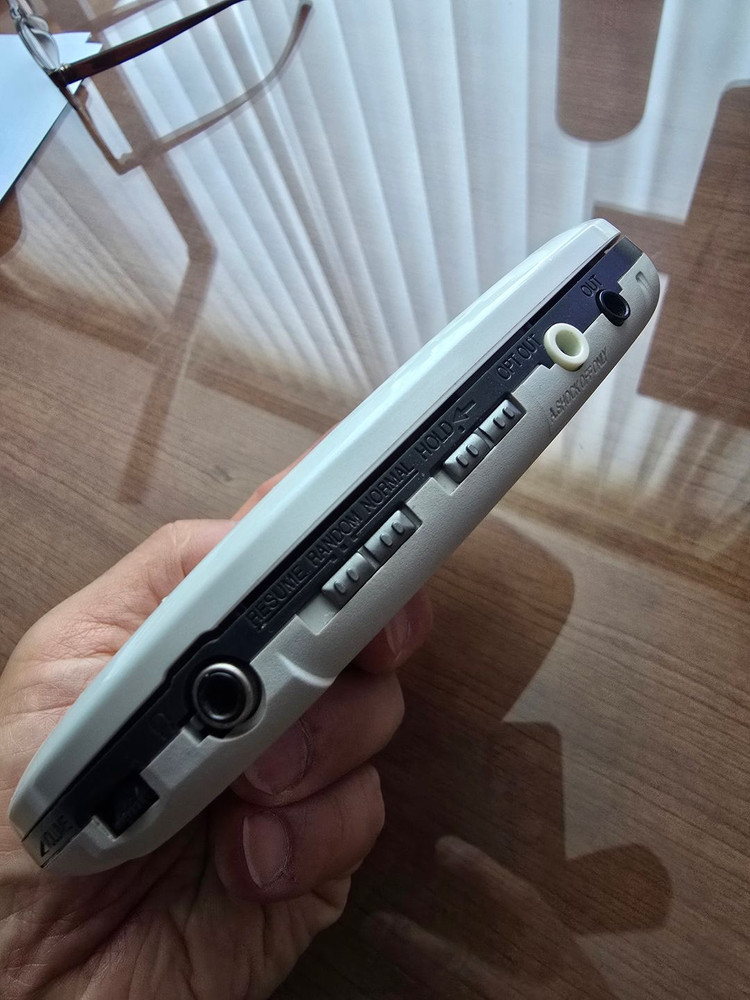 파나소닉 포터블 CD플레이어 SL-CT430 이미지