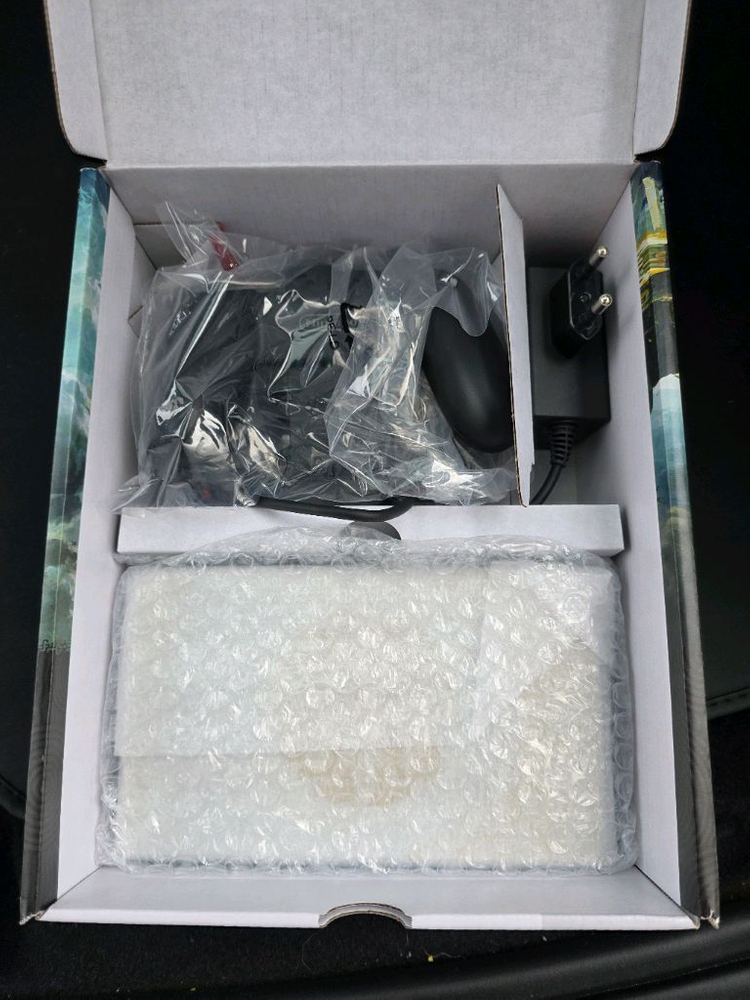 닌텐도 스위치 OLED 젤다 에디션 이미지