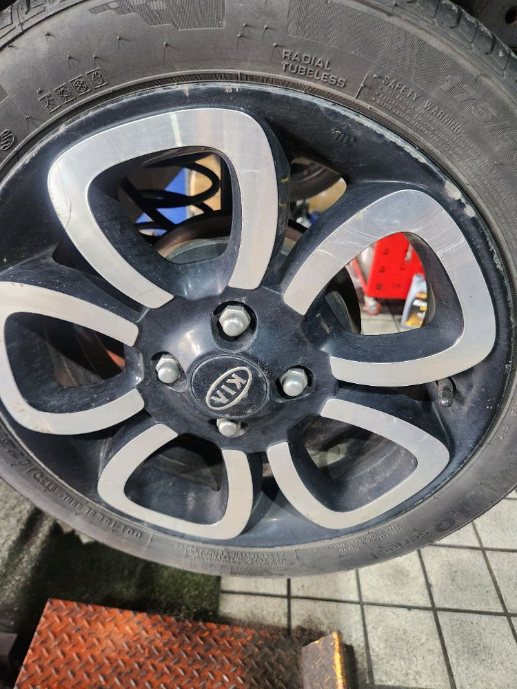 모닝 레이 15인치 휠타이어. 판매 이미지