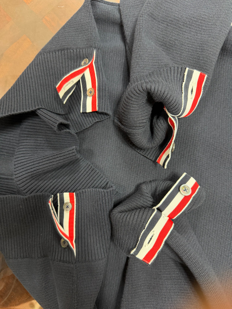 톰브라운 정품 밀라노스티치 가디건 새상품급 싸게 급처합니다.!!! 이미지