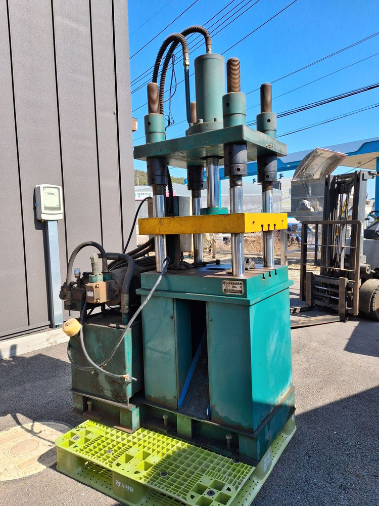 유압프레스 4조식 이미지