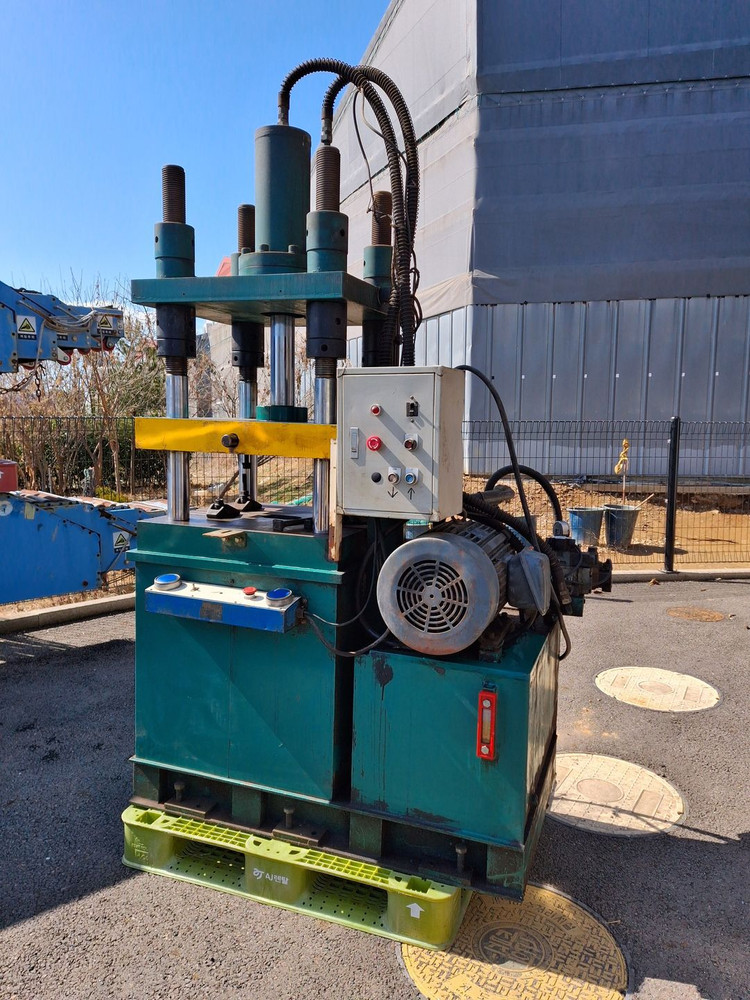 유압프레스 4조식 이미지