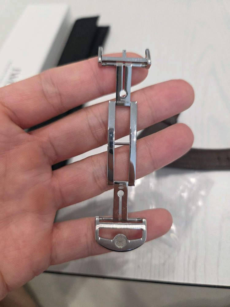 Iwc 포르투기저(iw3716) 전용 정품 가죽 디버클 이미지