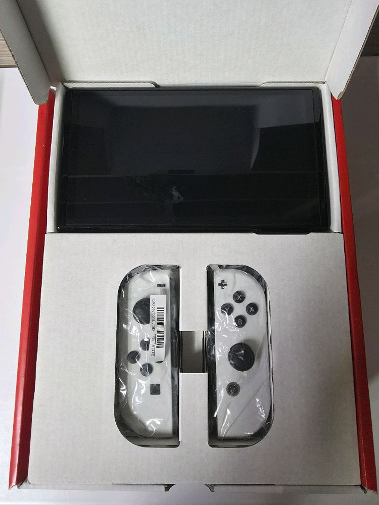 닌텐도 스위치 OLED 화이트 독세트+스컬앤코 그립+케이스 풀구성 이미지