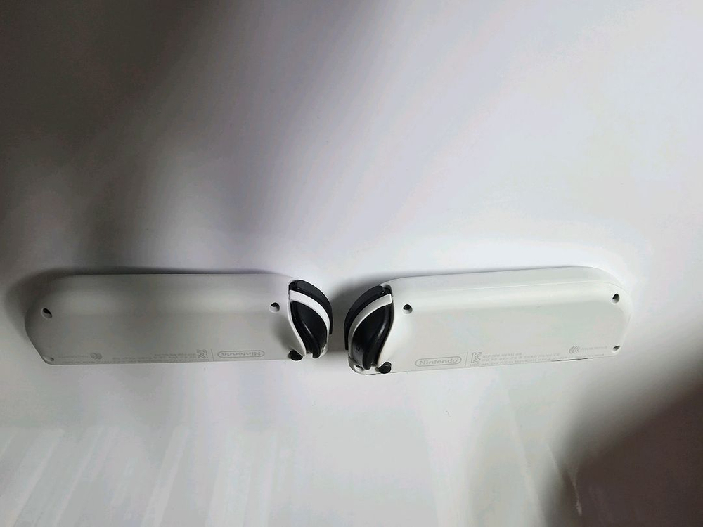 닌텐도 스위치 OLED 화이트 독세트+스컬앤코 그립+케이스 풀구성 이미지