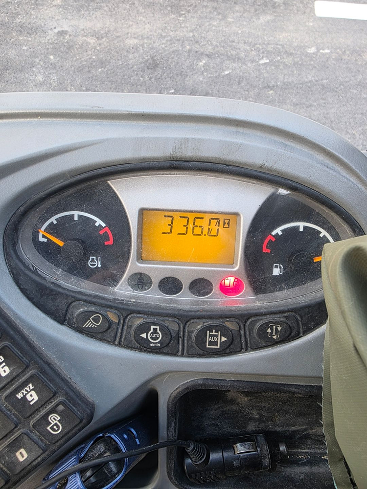 바브켓 미니굴삭기 E20 2022년식 330시간 가동 틸트로테이터 장착 이미지