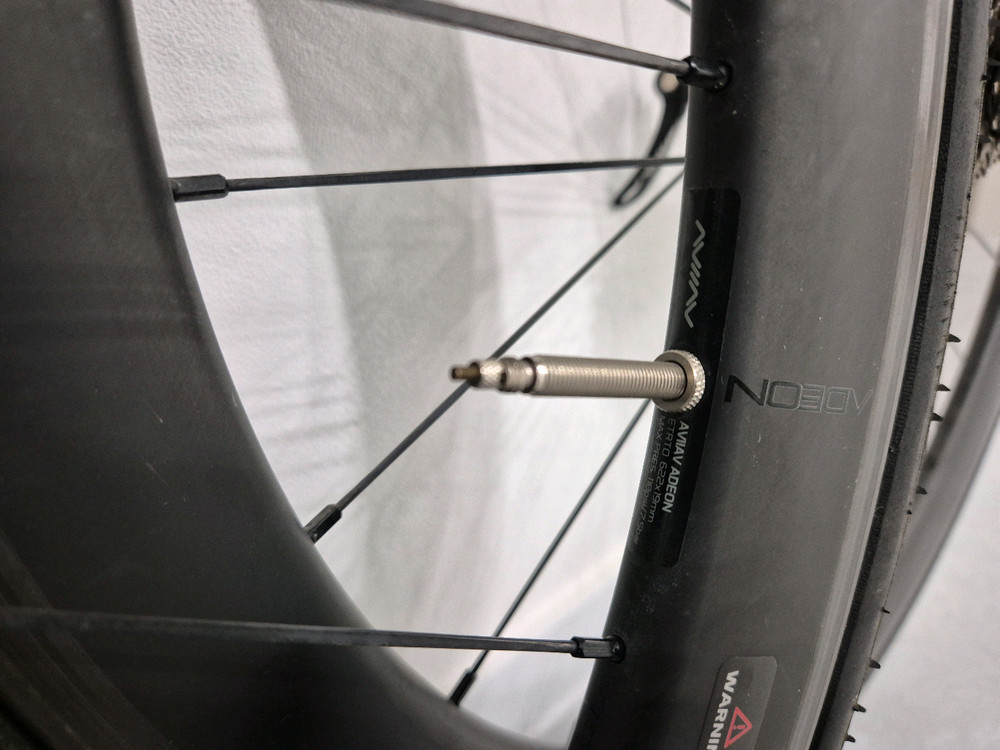 아비아브 아데온 카본 로드 자전거 휠셋 슈발베 루가노 타이어 튜브 신품급 포함 급처 (스프라켓 제외) 이미지