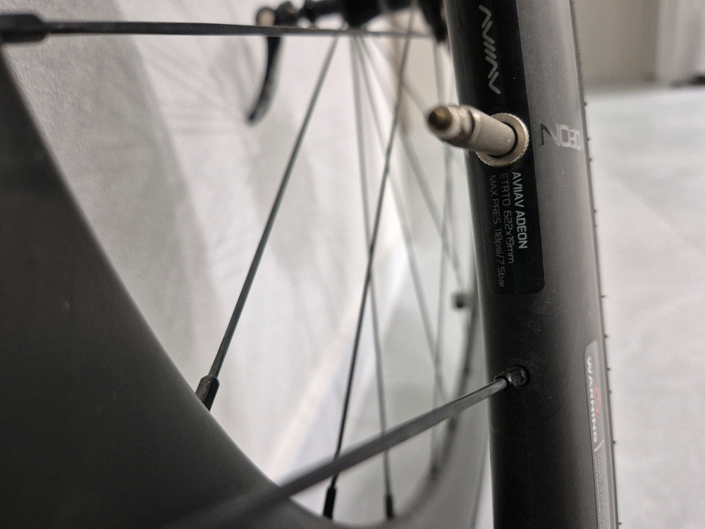 아비아브 아데온 카본 로드 자전거 휠셋 슈발베 루가노 타이어 튜브 신품급 포함 급처 (스프라켓 제외) 이미지