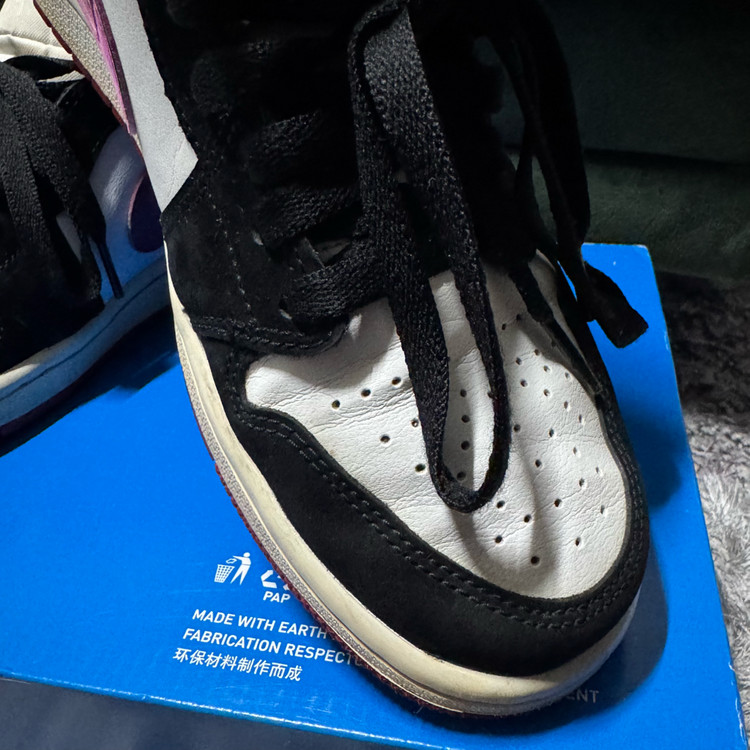 나이키 에어 조던 1 미드 노블 레드 급처 이미지