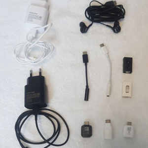 삼성 고속충전기, akg이어폰, 젠더 팝니다 이미지