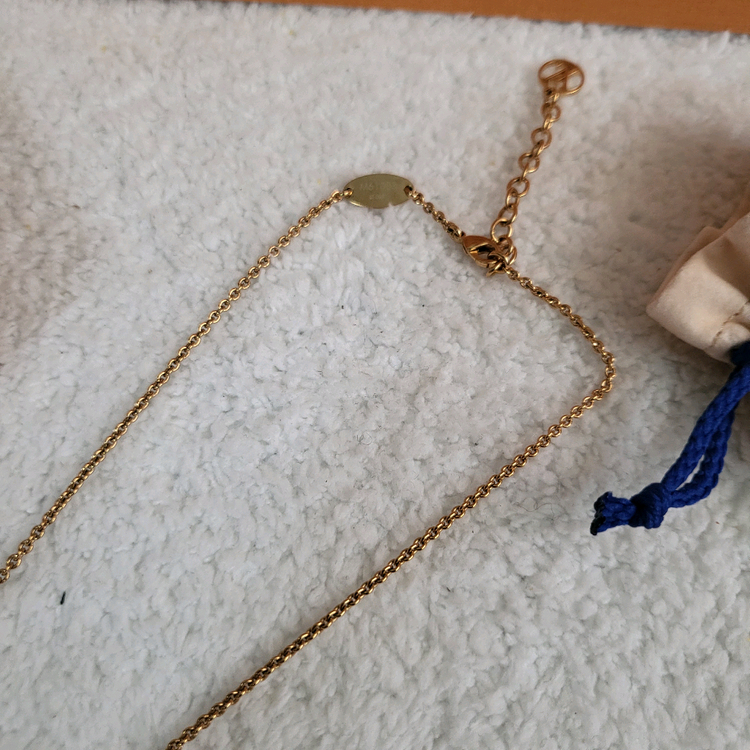 [새상품급/풀구성] 루이비통 에센셜 V 목걸이 이미지