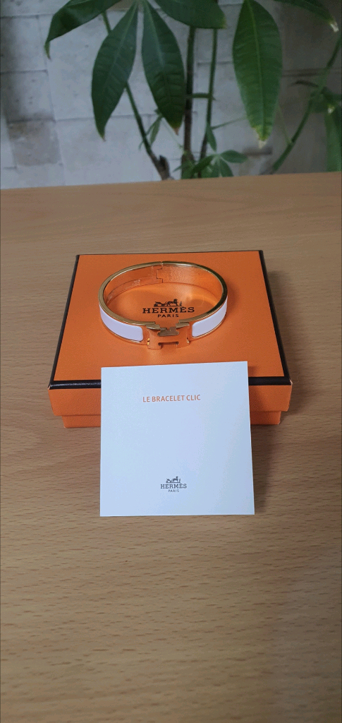 에르메스 클릭아슈pm 골드화이트 팔찌 정품A급(감정O)구찌프라다루이비통디올고야드샤넬셀린느보테가생로랑발렌시아가가방 이미지