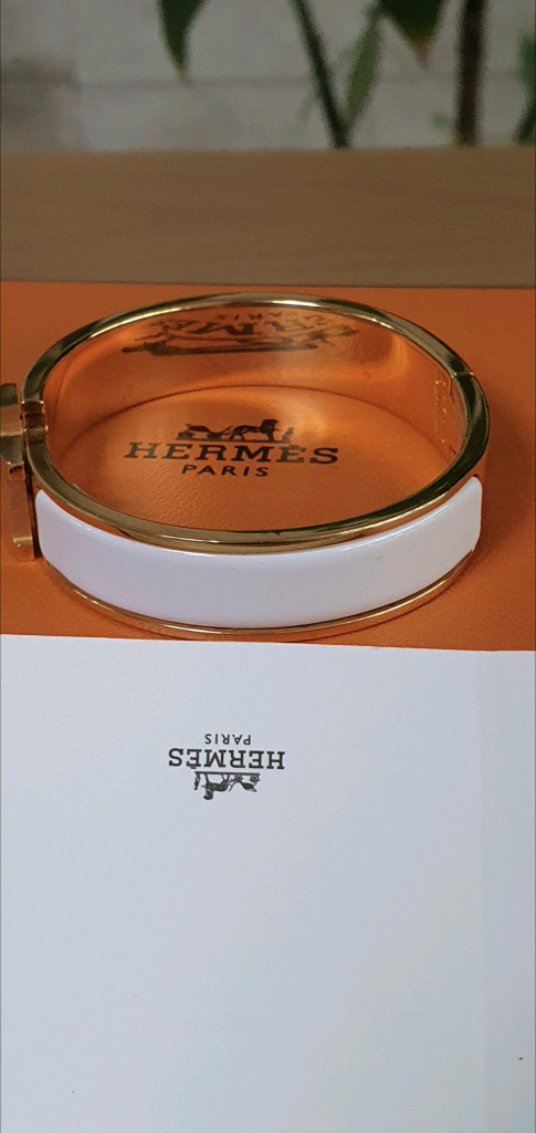 에르메스 클릭아슈pm 골드화이트 팔찌 정품A급(감정O)구찌프라다루이비통디올고야드샤넬셀린느보테가생로랑발렌시아가가방 이미지