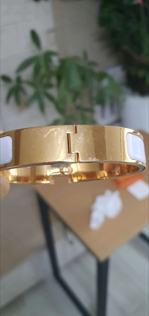 에르메스 클릭아슈pm 골드화이트 팔찌 정품A급(감정O)구찌프라다루이비통디올고야드샤넬셀린느보테가생로랑발렌시아가가방 이미지