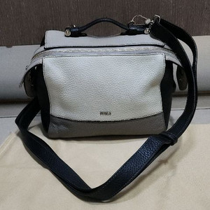 훌라 탑핸들 크로스백과 버킷백 등 이미지