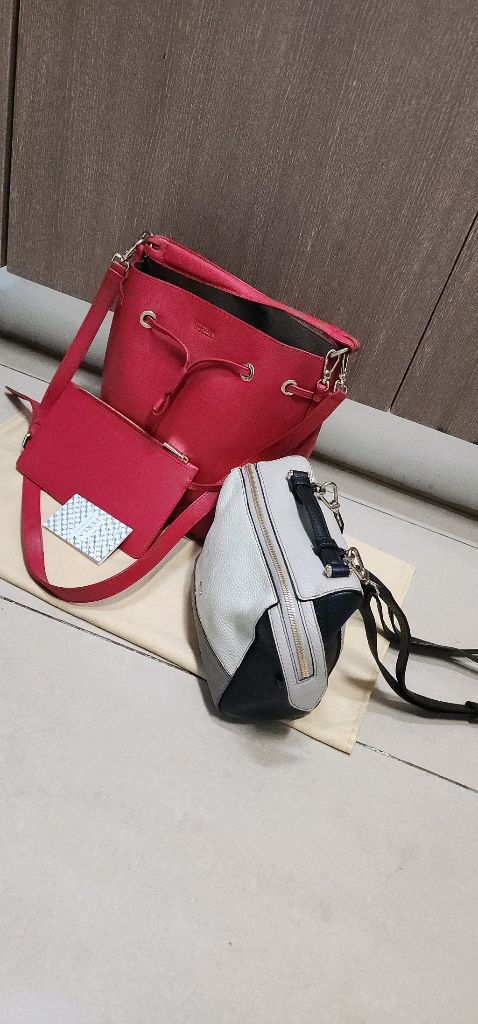 훌라 탑핸들 크로스백과 버킷백 등 이미지