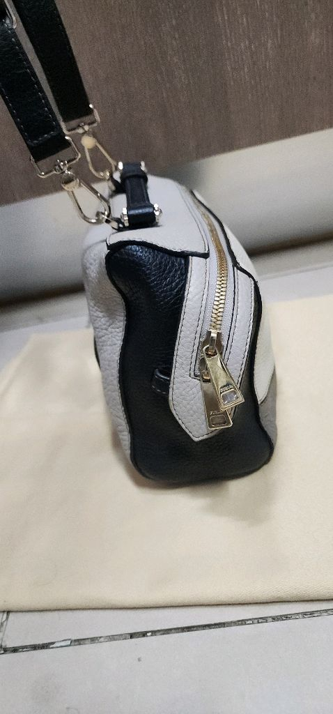 훌라 탑핸들 크로스백과 버킷백 등 이미지