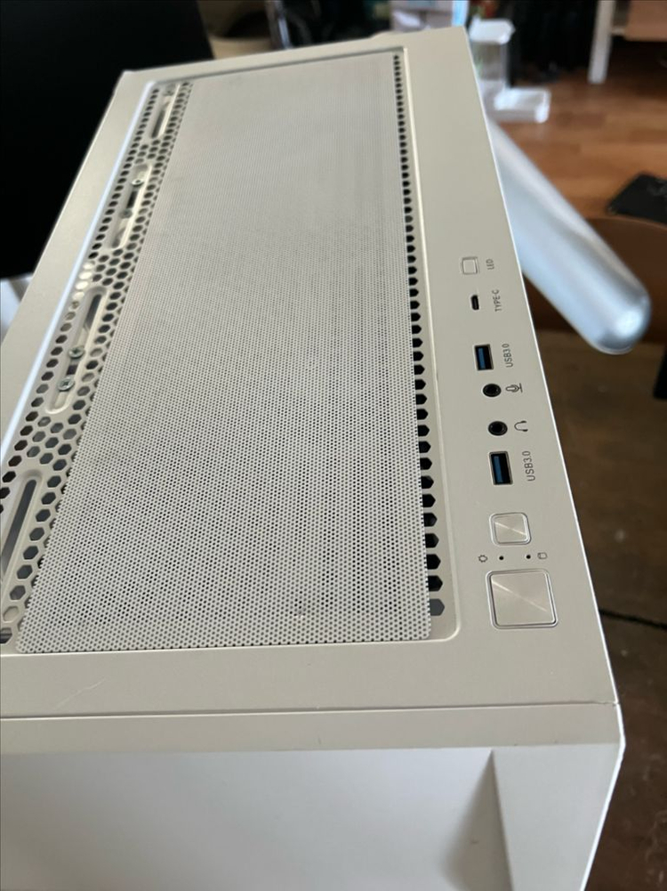 게이밍 화이트 감성 컴퓨터 본체 PC (i5-9400F, GTX 1650 이미지