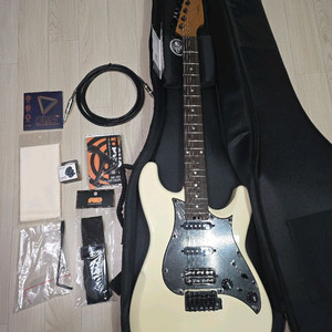 새제품)헥스 E500 TRD 아이보리 일렉 기타 팝니다 이미지