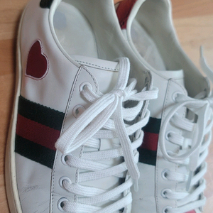 [정품] 구찌(GUCCI) 에이스 하트 스니커즈 (이태리 메이드)[판매 가격]450000이탈리아 럭셔리 브랜드 ** 이미지