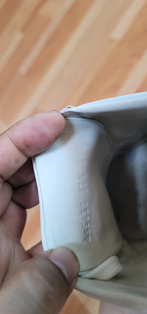 [정품] 구찌(GUCCI) 에이스 하트 스니커즈 (이태리 메이드)[판매 가격]450000이탈리아 럭셔리 브랜드 ** 이미지