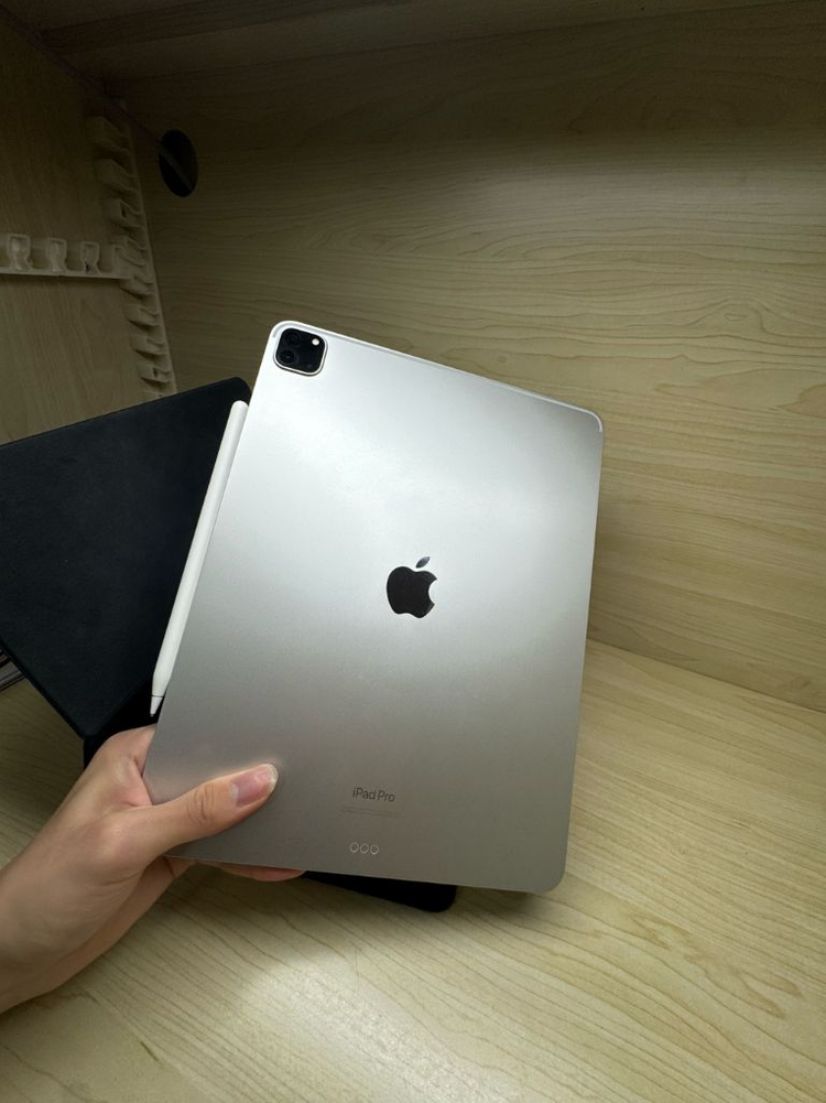 아이패드 프로 12.9인치 6세대 + 애플펜슬 2세대 이미지