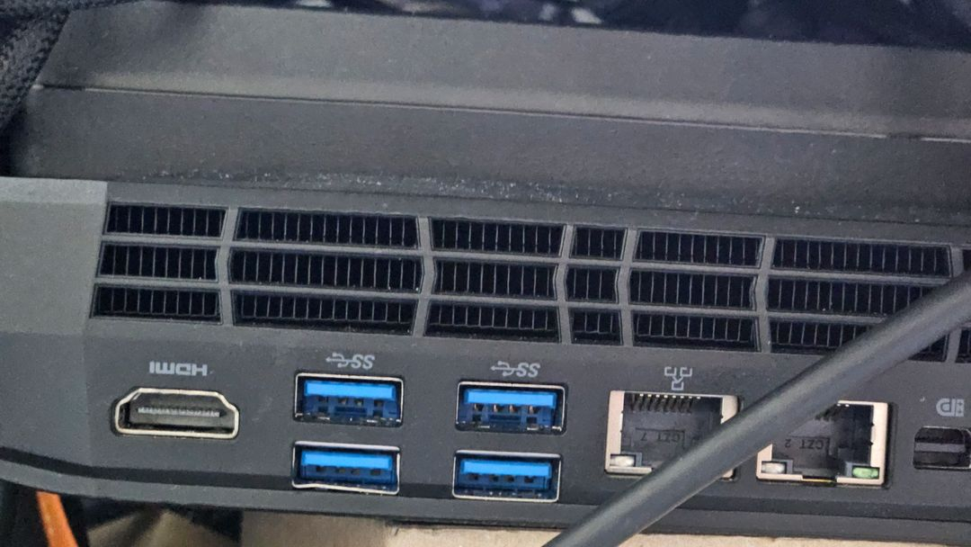 인텔 미니pc nuc킷 베어본(램ssd없음) / NUC8i7HVK / i7-8809G 이미지