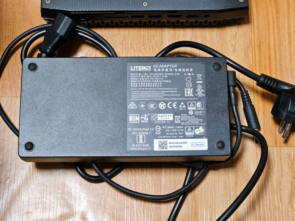 인텔 미니pc nuc킷 베어본(램ssd없음) / NUC8i7HVK / i7-8809G 이미지